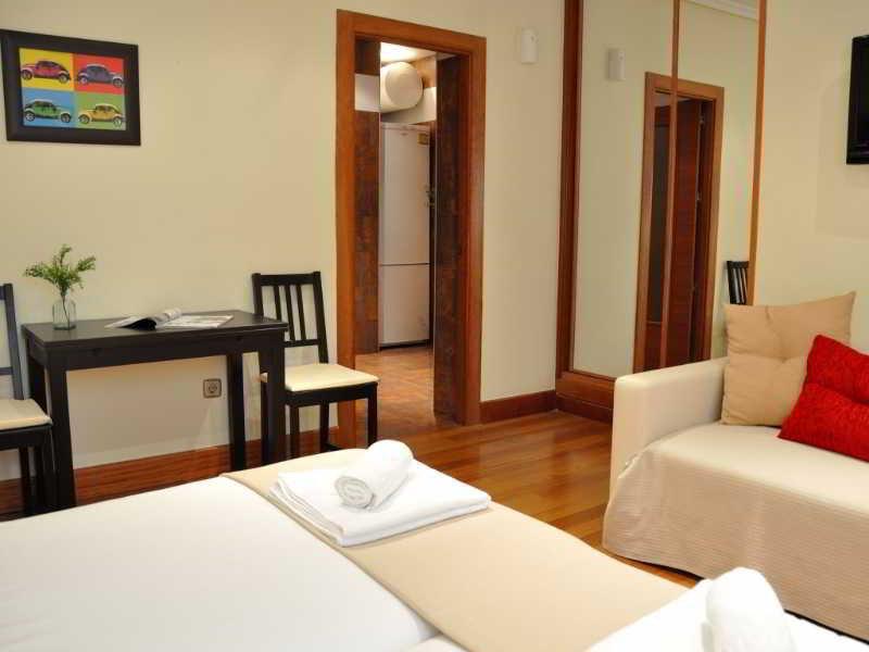 Gran Via Sol Apartamentos Madrid Buitenkant foto