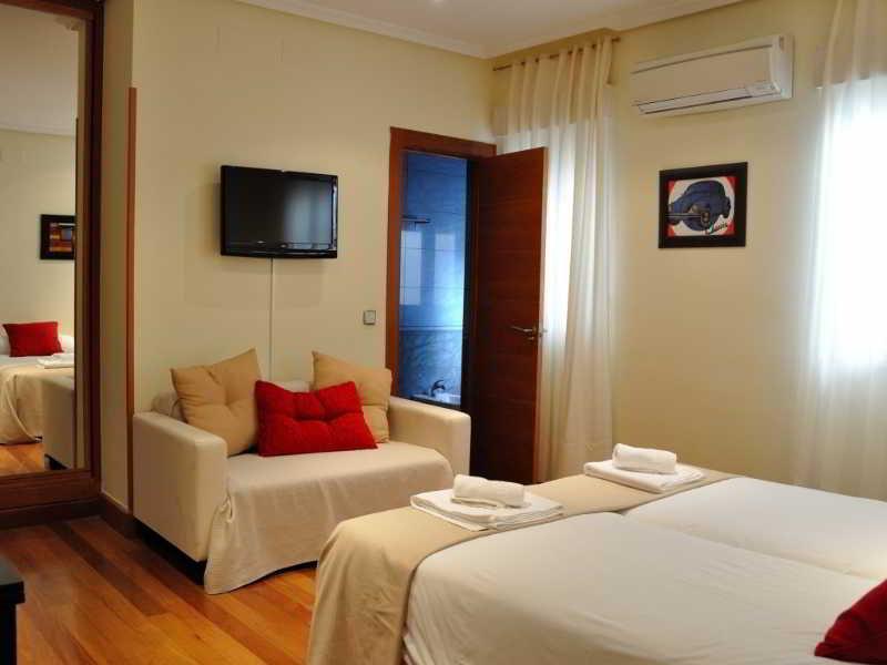 Gran Via Sol Apartamentos Madrid Buitenkant foto