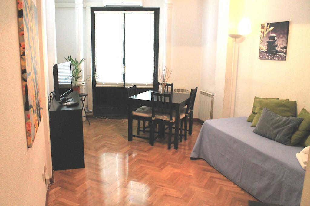 Gran Via Sol Apartamentos Madrid Kamer foto